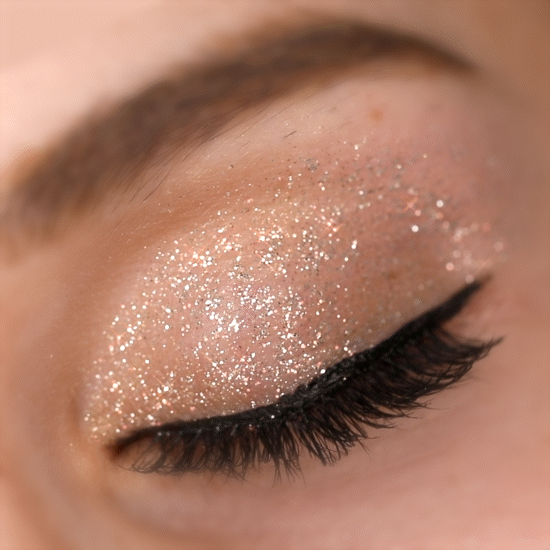 Moira Diamond Daze Liquid Shadow - Cheeky 021