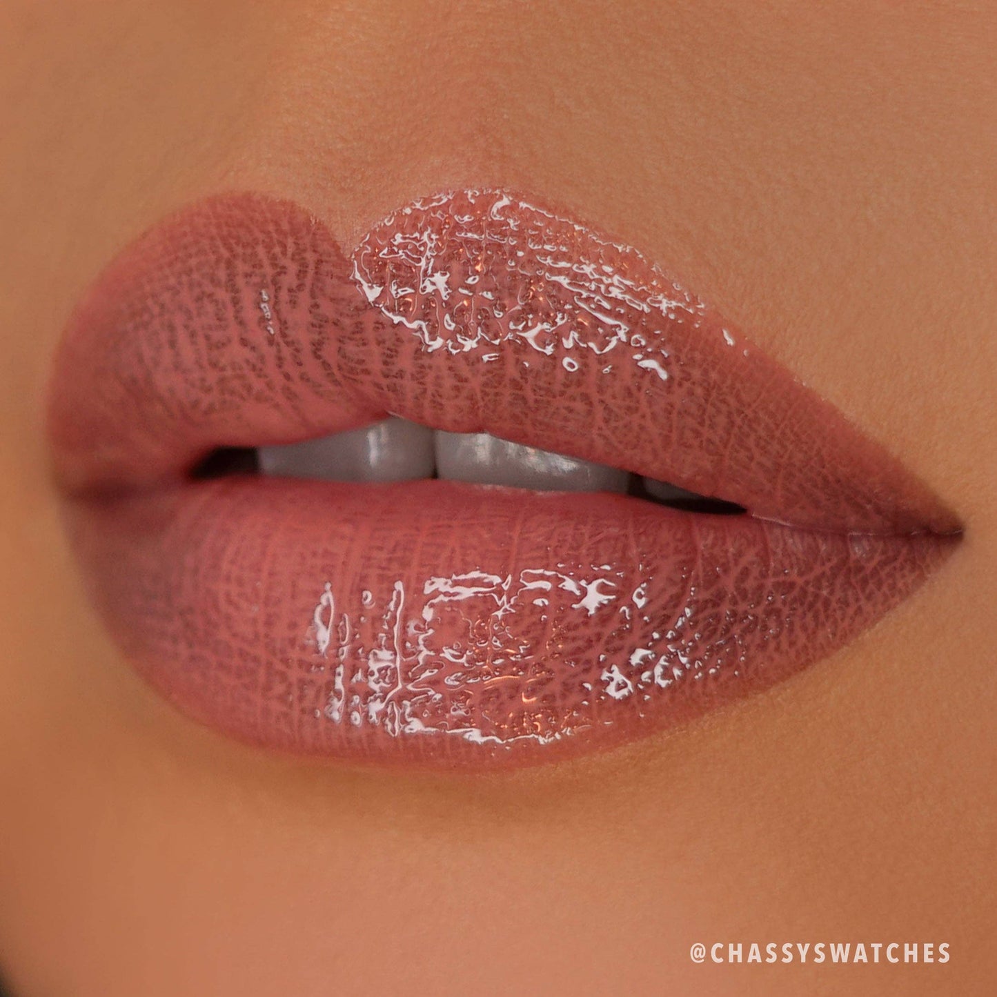 Moira Glow Getter Hydrating Lip Oil - Soft Peach 011