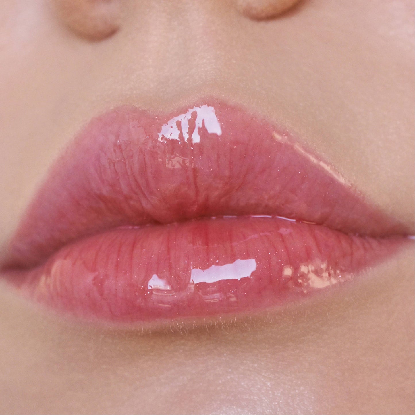 Moira Glow Getter Hydrating Lip Oil - Juicy Red 008