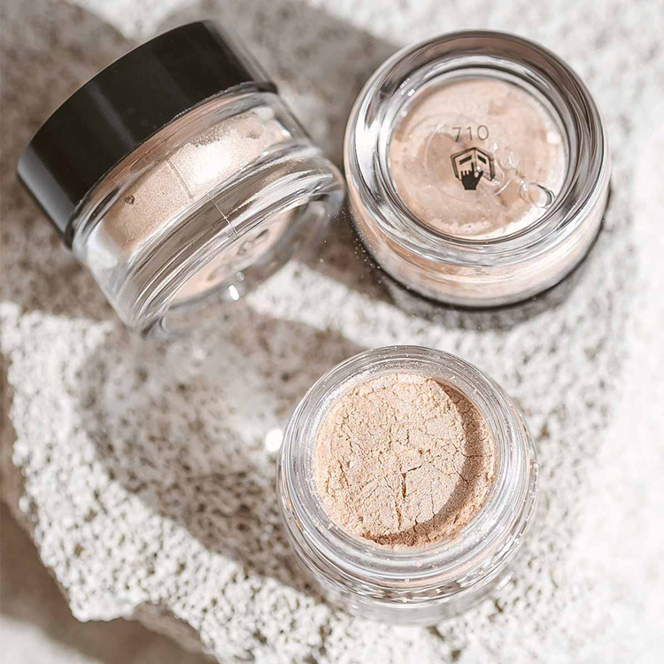 Uoga Uoga Eye Shadow Naked and Happy 710
