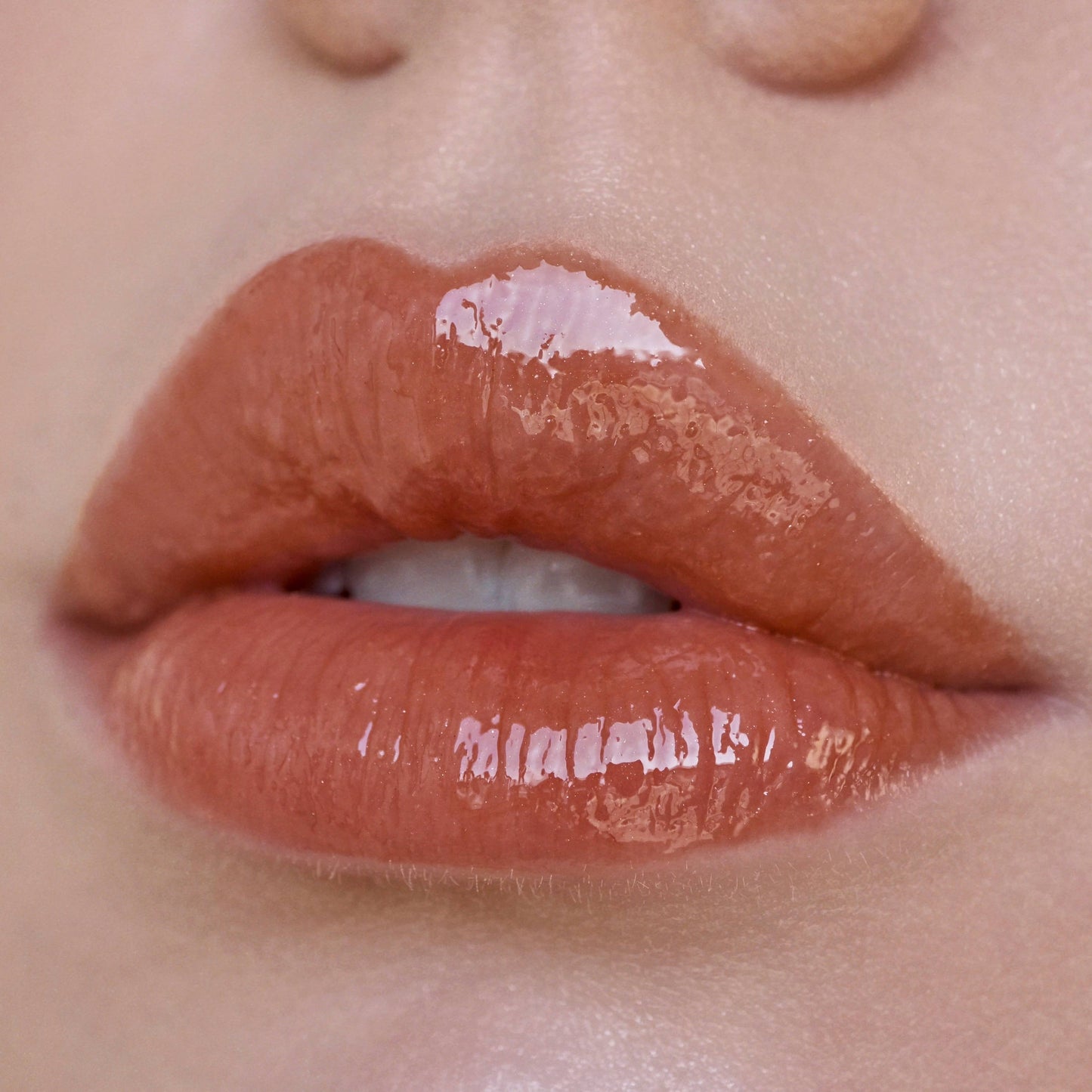 Moira Glow Getter Hydrating Lip Oil - Let's Cuddle 002