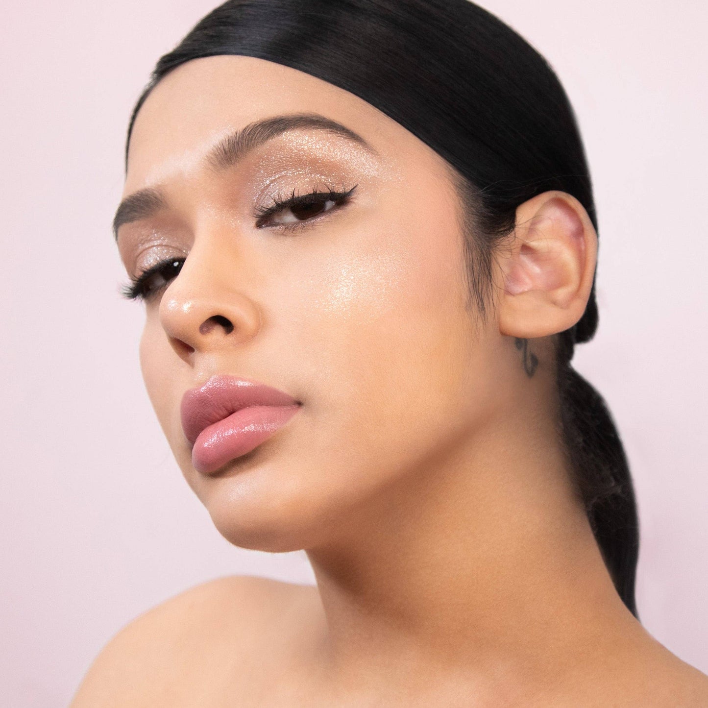 Moira Dreamlight Highlighter Balm - It's Glam 002