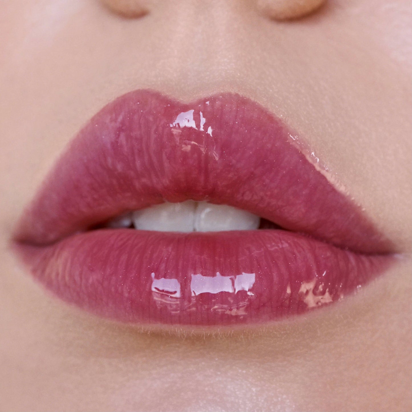 Moira Glow Getter Hydrating Lip Oil - Berry Berry 005