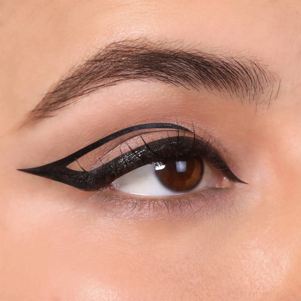 Moira Jumbo Edge Liquid Liner - Black 001
