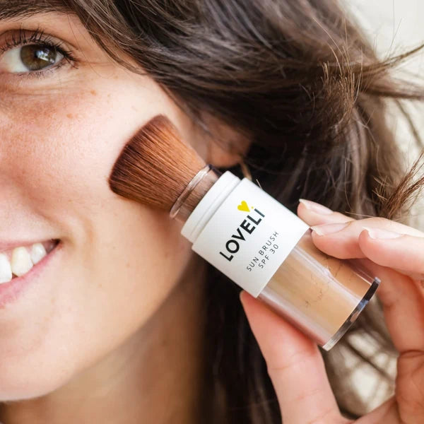 Loveli Sun brush SPF 30