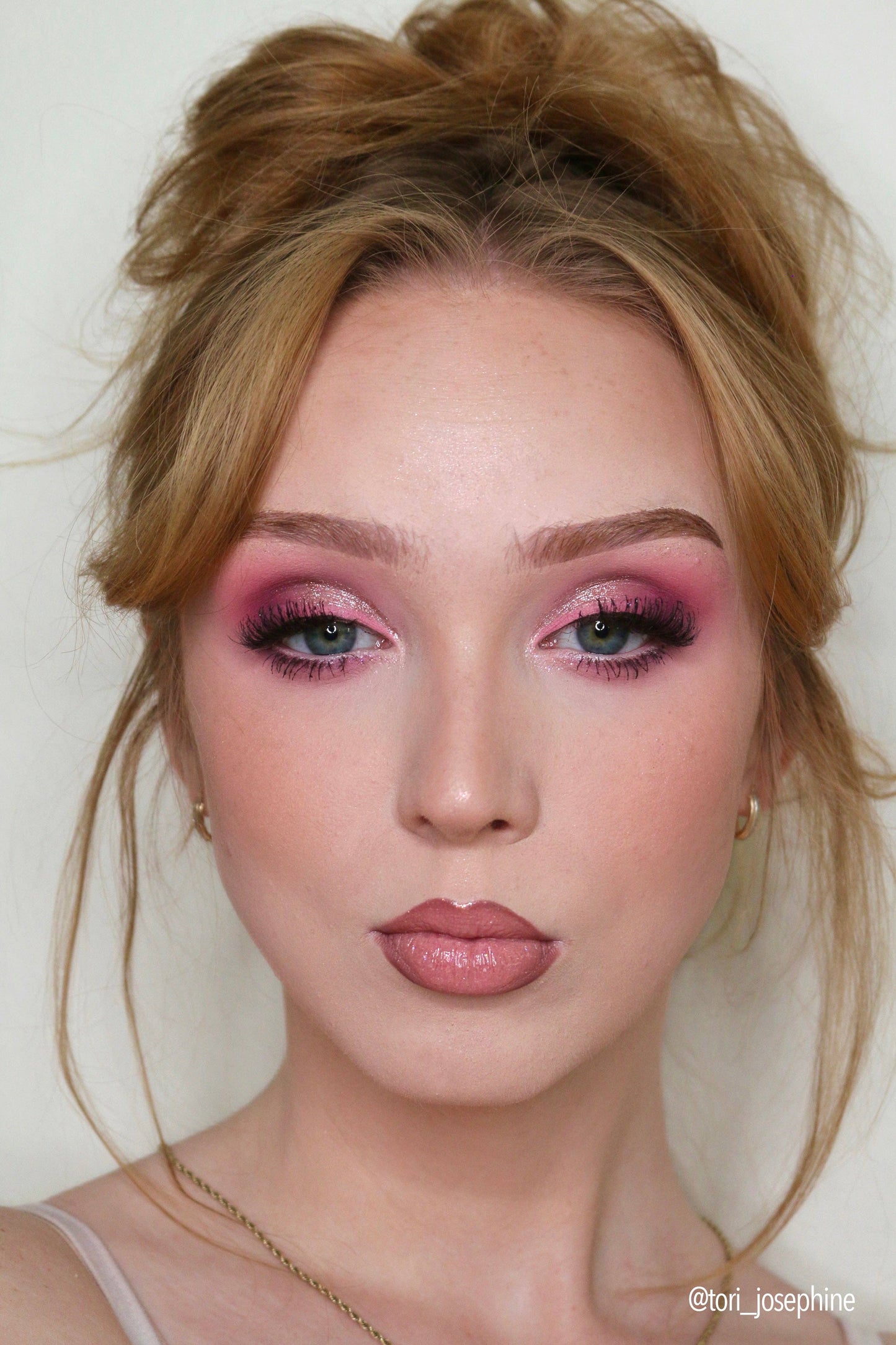 Moira Diamond Daze Liquid Shadow - Haute 024
