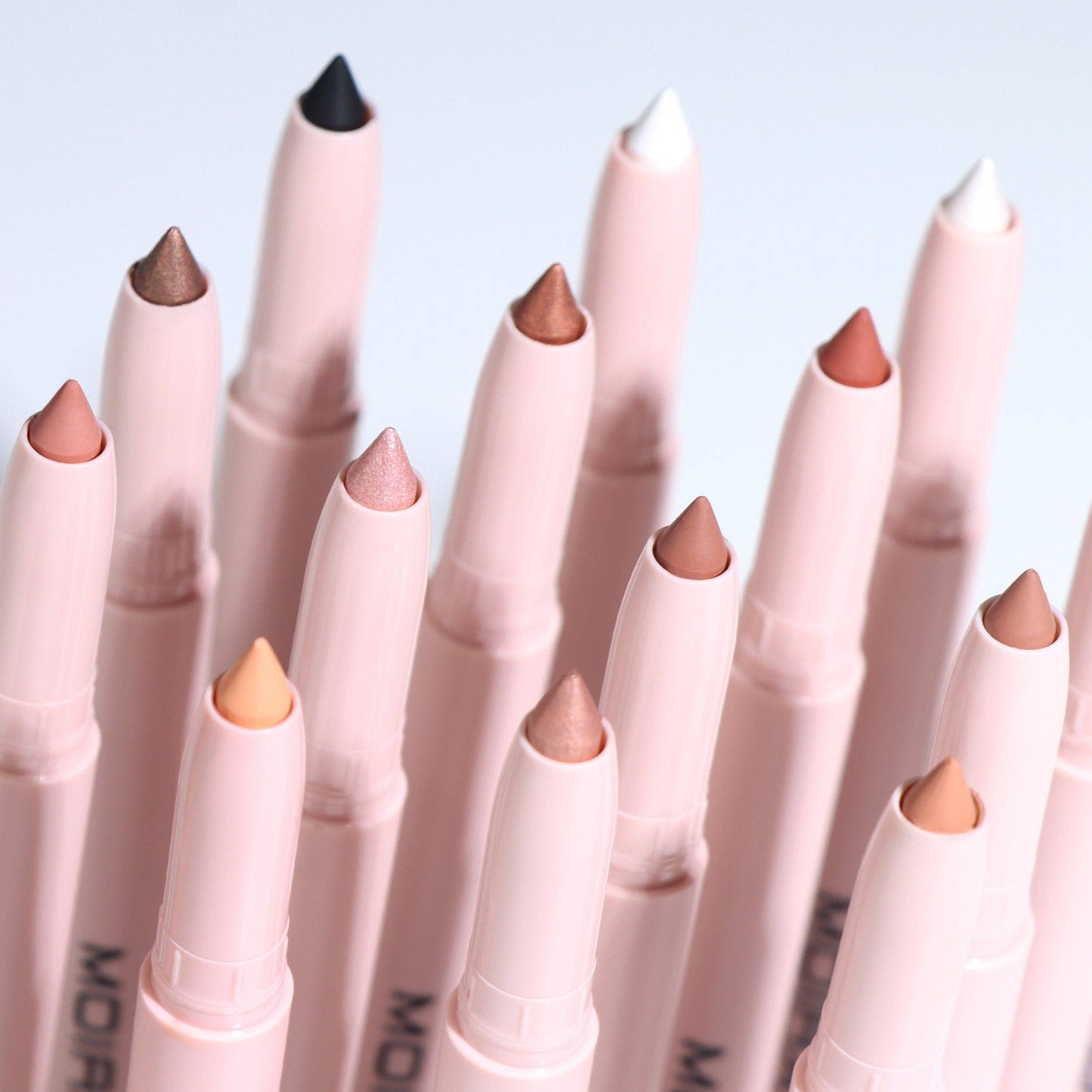 Moira At Glance Stick Shadow - Warm Vanilla 002